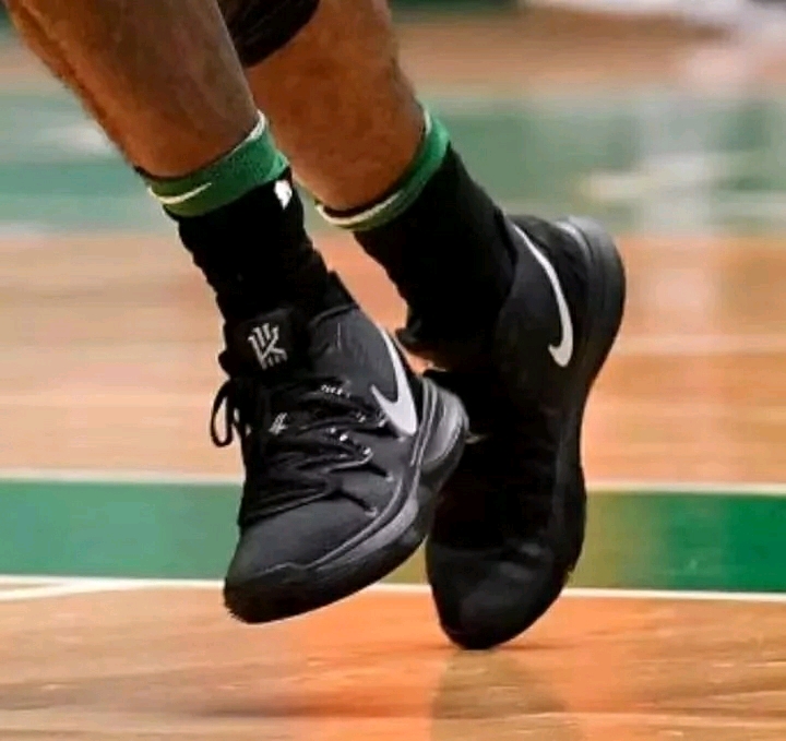 若对方副桅 若对方副桅